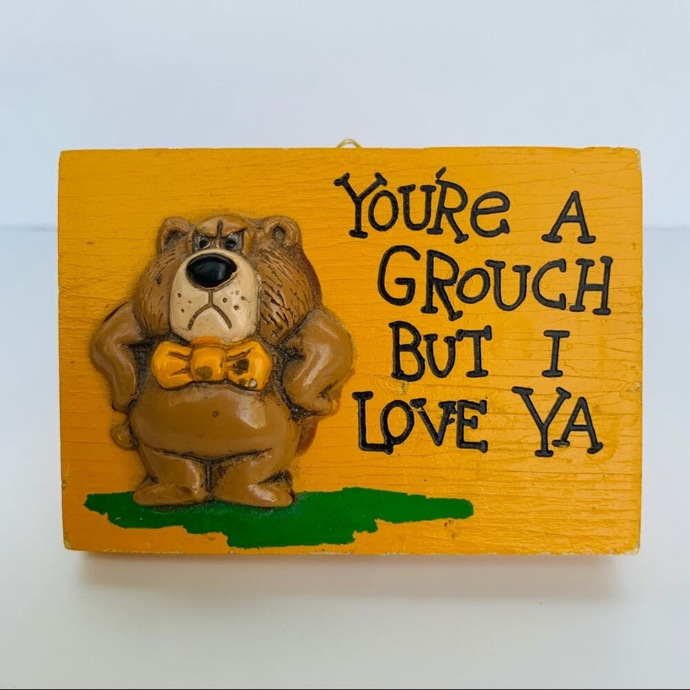 1975 Wallace Berrie Bear Grouch Wood Wall Hanging